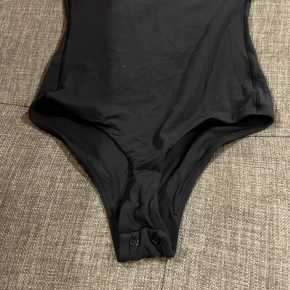 Skims Everybody High Neck Bodysuit - Picture 3 of 3